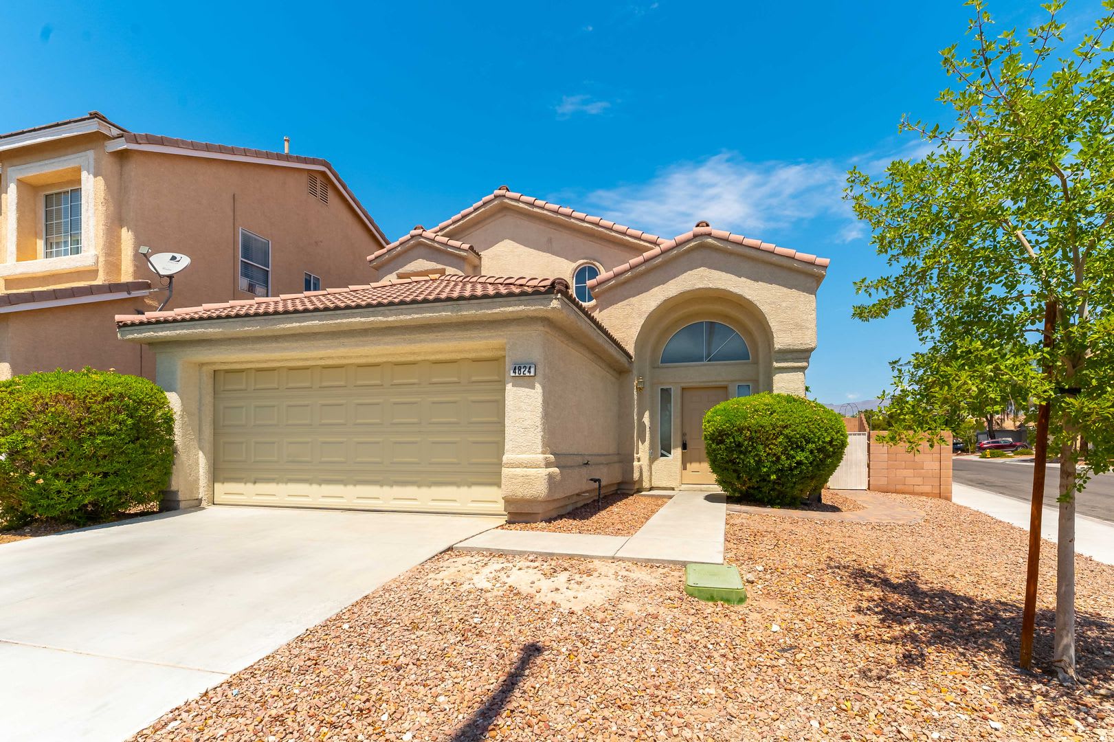 3 Bedroom House with Pool – photo 2