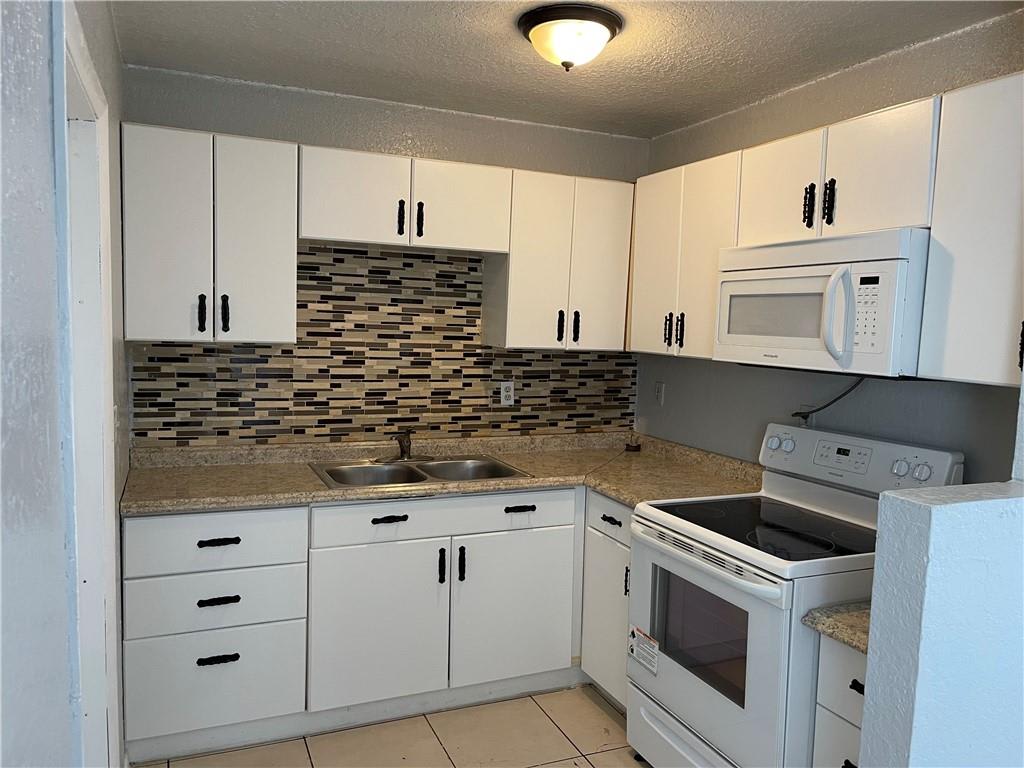 918 Northwest 24th Avenue – photo 4