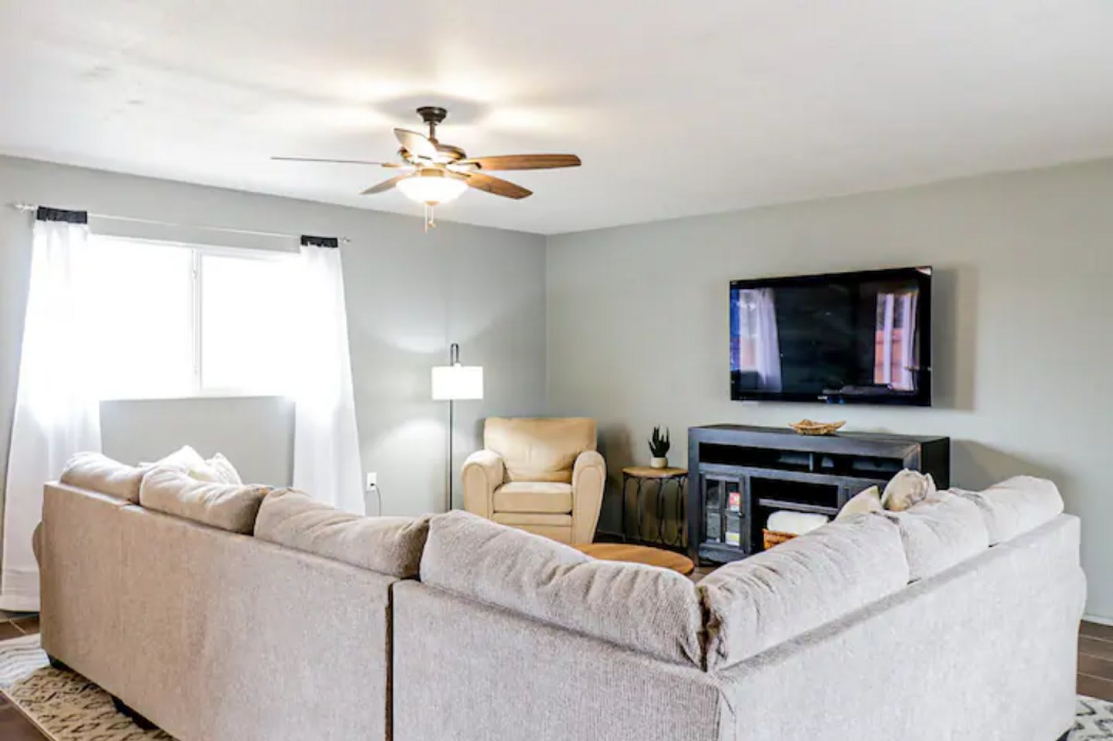 Cozy Gem,Dog-Friendly, Near Outdoor Escapes – photo 5