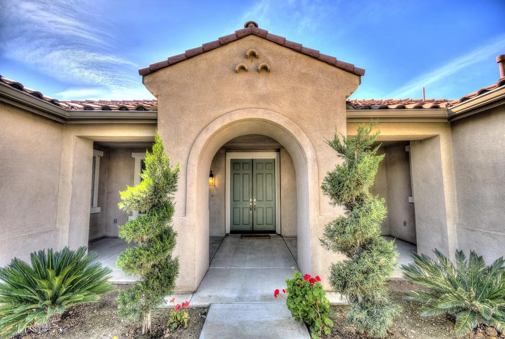 For Rent 15005 Via Messina Ne Bakersfield Ca 93306 4 Bedrooms Office 3 Bathrooms 3000Sf 3 000 Month 3 000 Security Deposit – photo 1