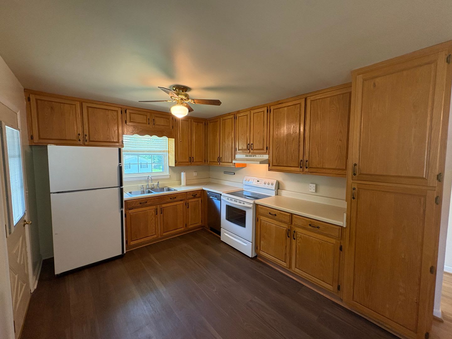 For Rent – photo 5