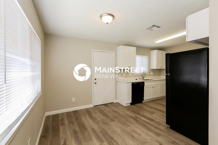 2308 Revere Street – photo 4
