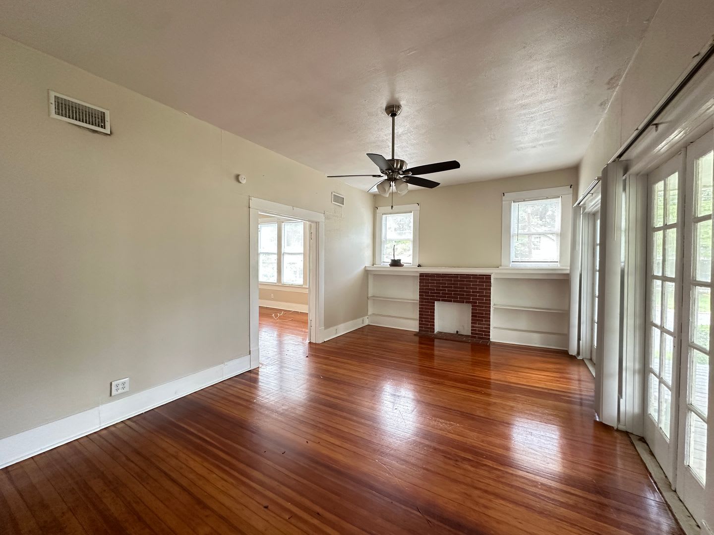 CUTE Downstairs Highland Unit – photo 4