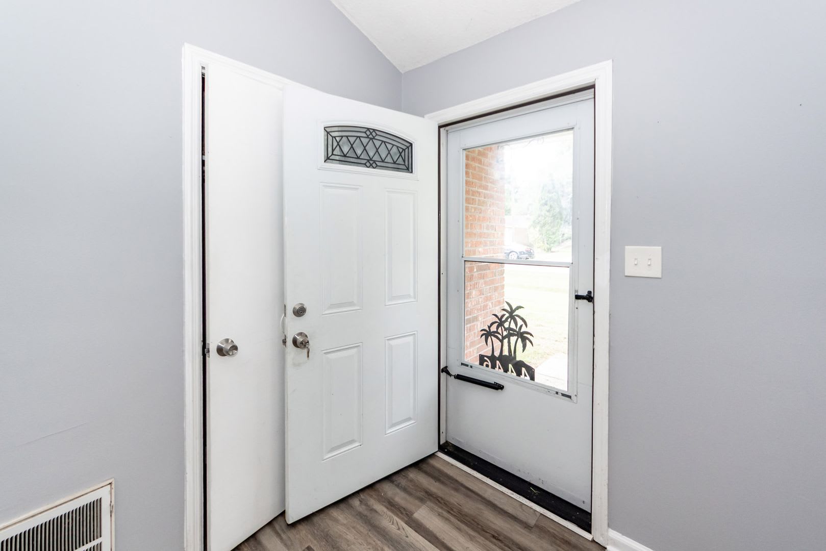 3 Bedroom, 1 Bathroom Home in Woodside Manor – photo 3