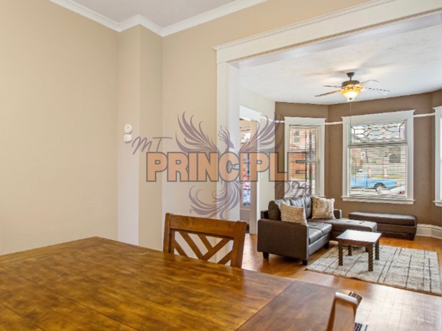 West Silver Street Bottom Apartment – photo 4