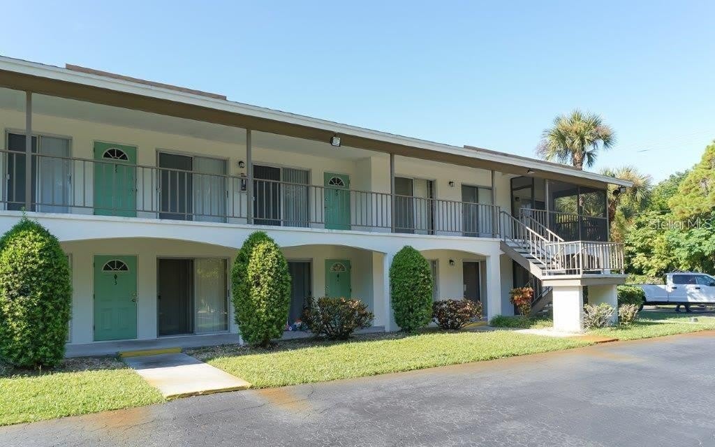 4035 S SCHOOL Avenue – photo 1