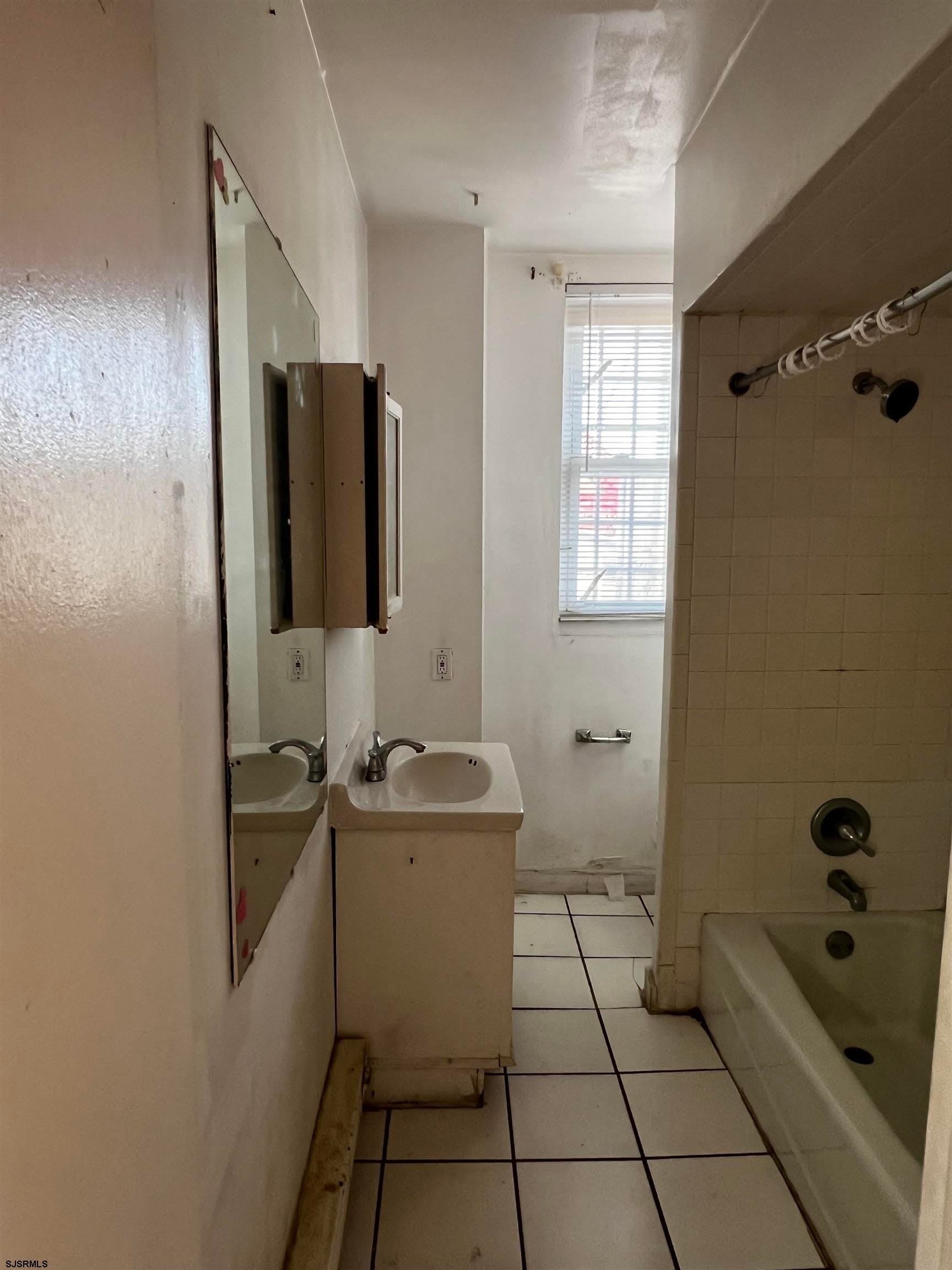 2504 Atlantic Ave – photo 4