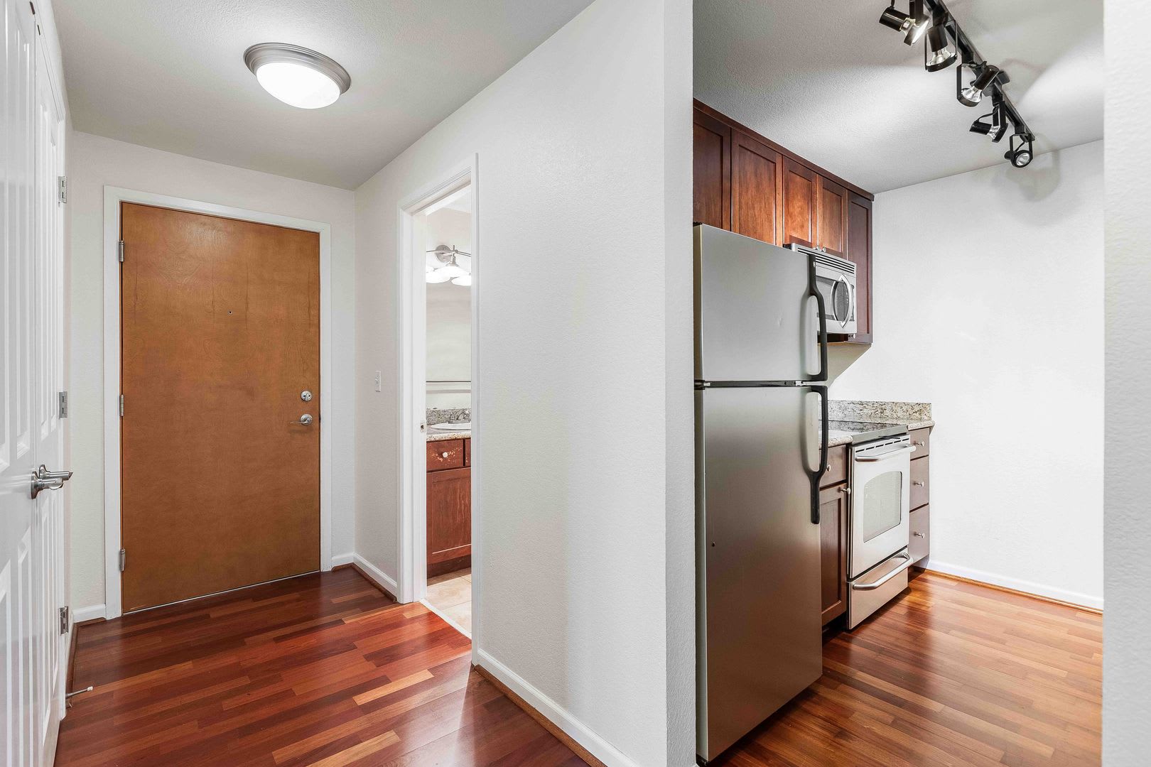 1-Bedroom Condo Near Bitter Lake – photo 5