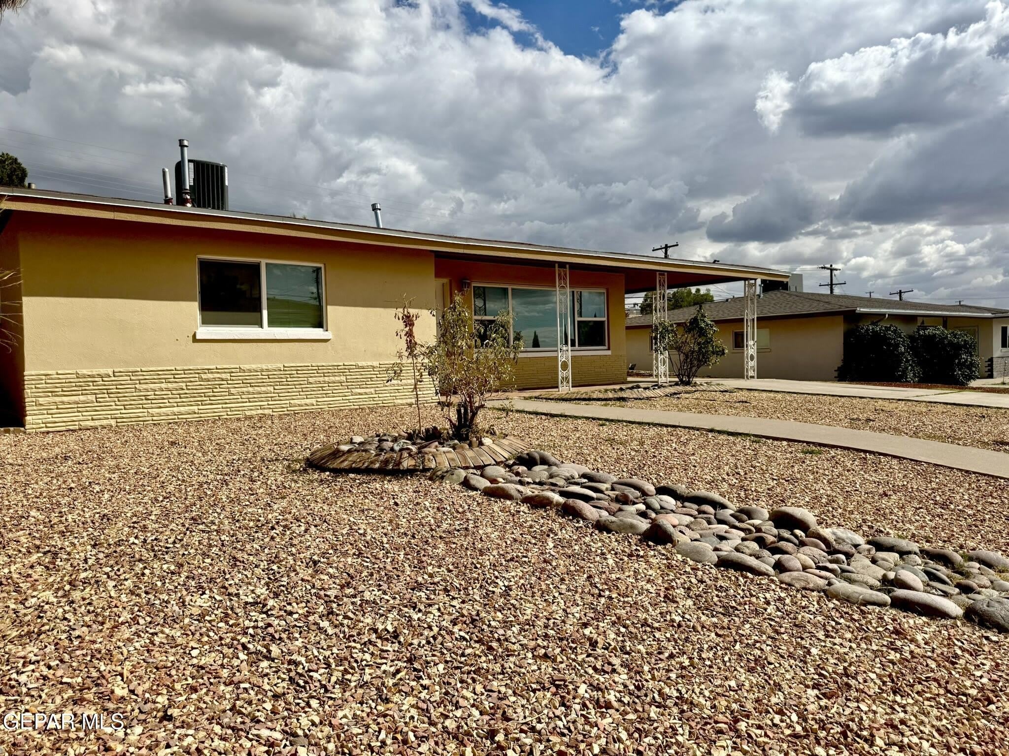 209 SAN SABA Road – photo 2