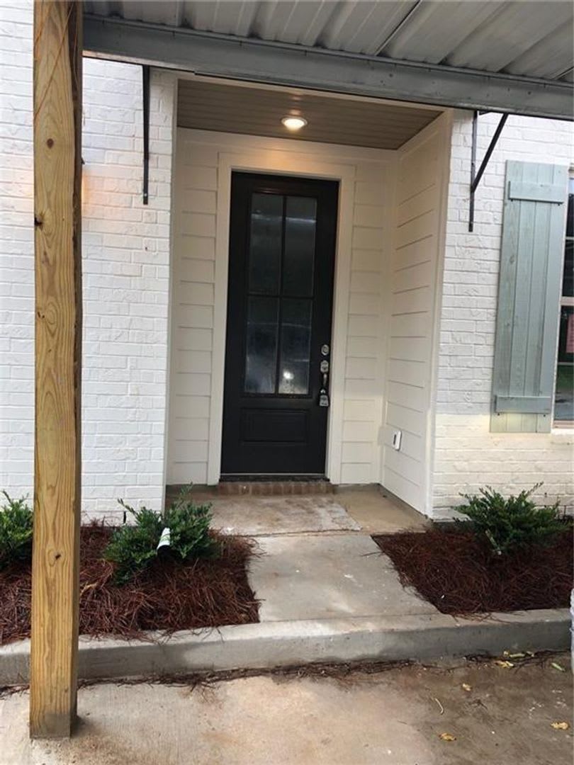 South Lake Charles Townhome 3/2.5 – photo 1