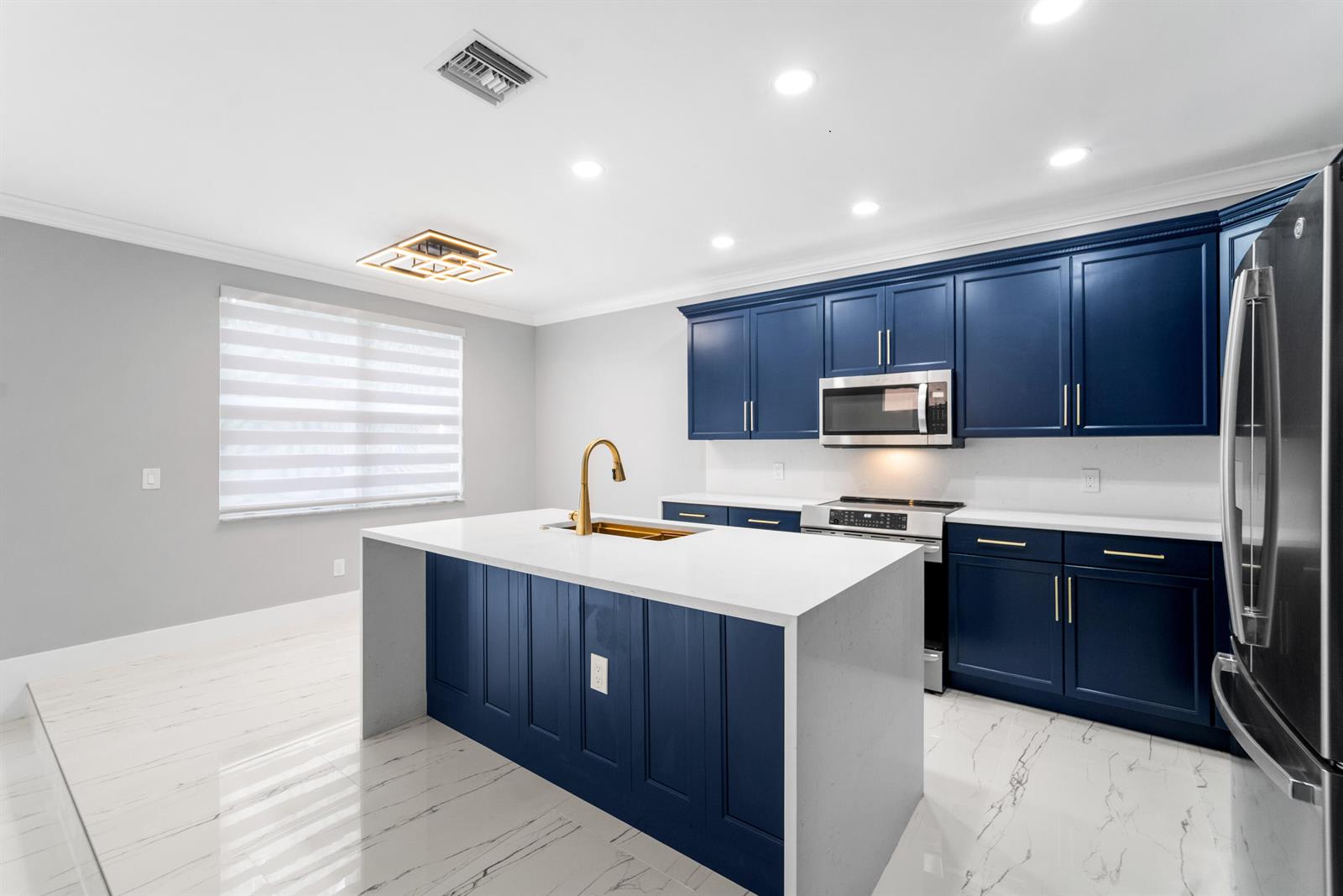5233 Southwest 155th Way – photo 5