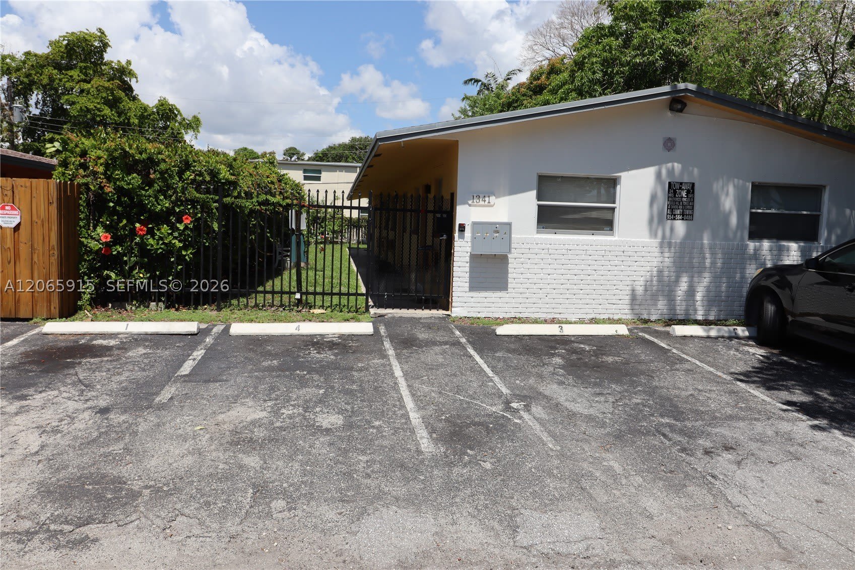 1341 NE 5th Ter – photo 5