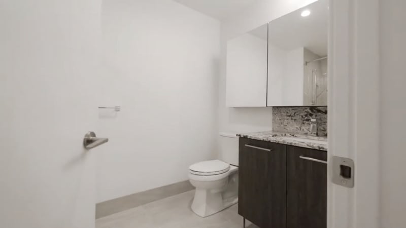 825 N Hudson Ave – photo 4