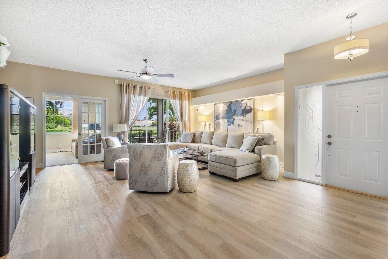 5070 Lake Catalina Drive – photo 4