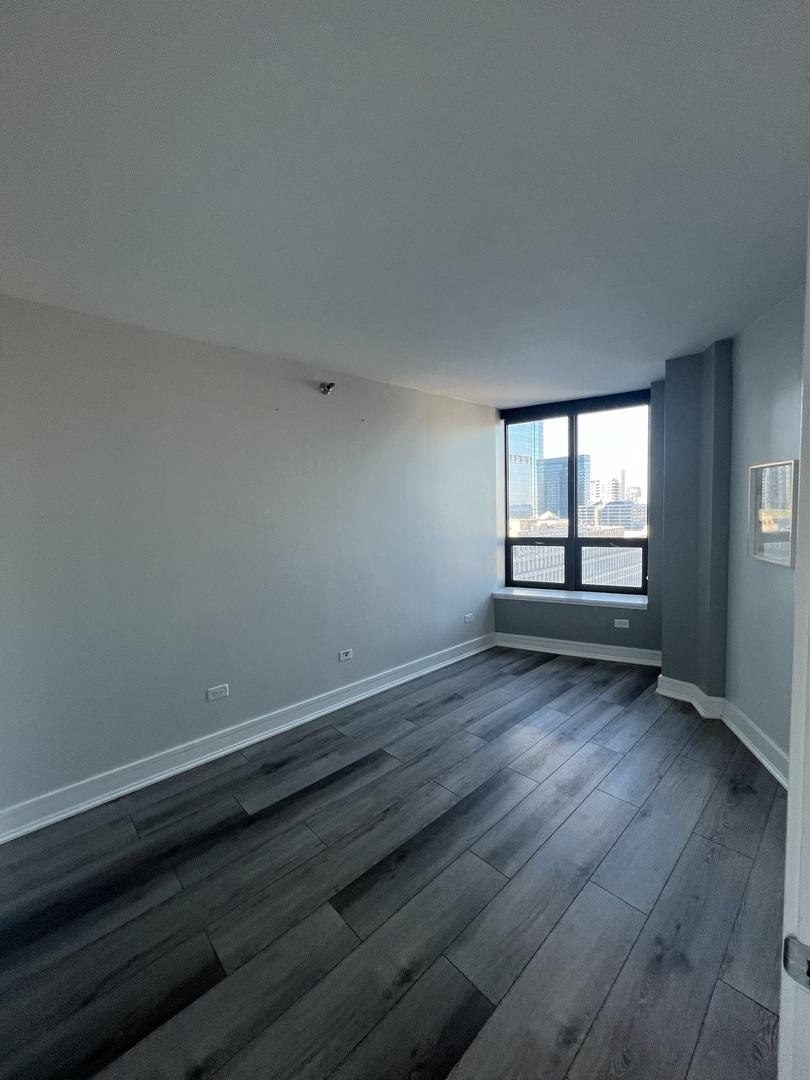 400 N LaSalle Dr – photo 2