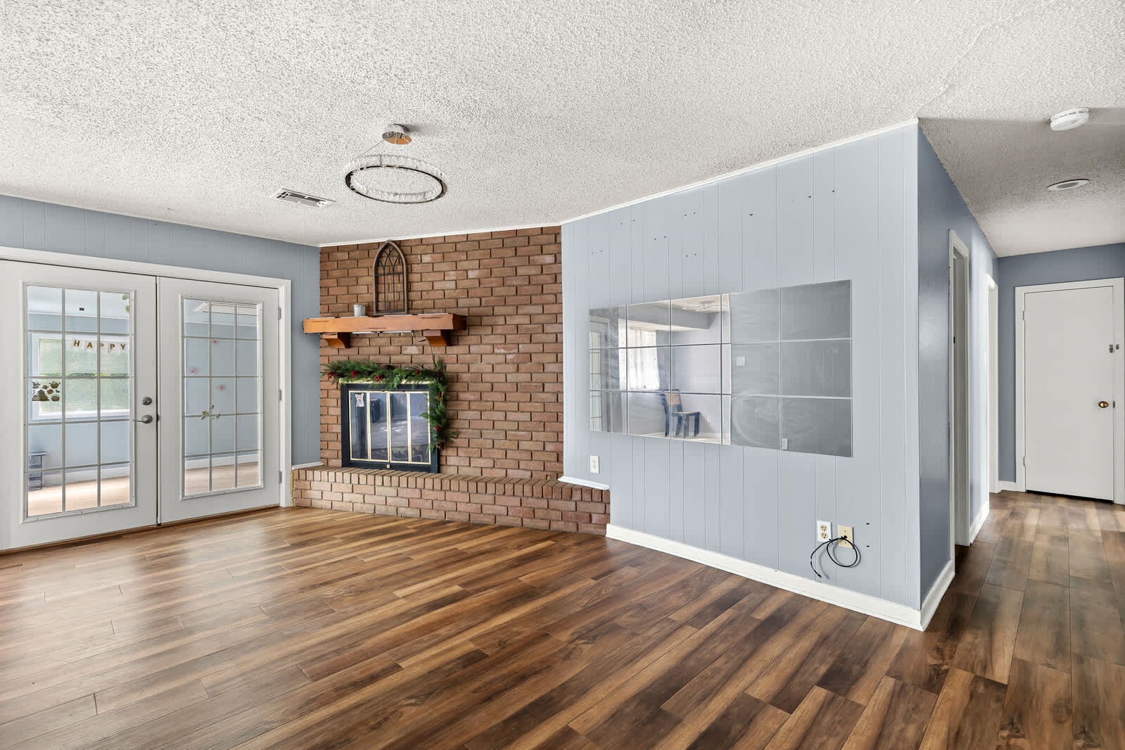 701 Topeka Drive – photo 5