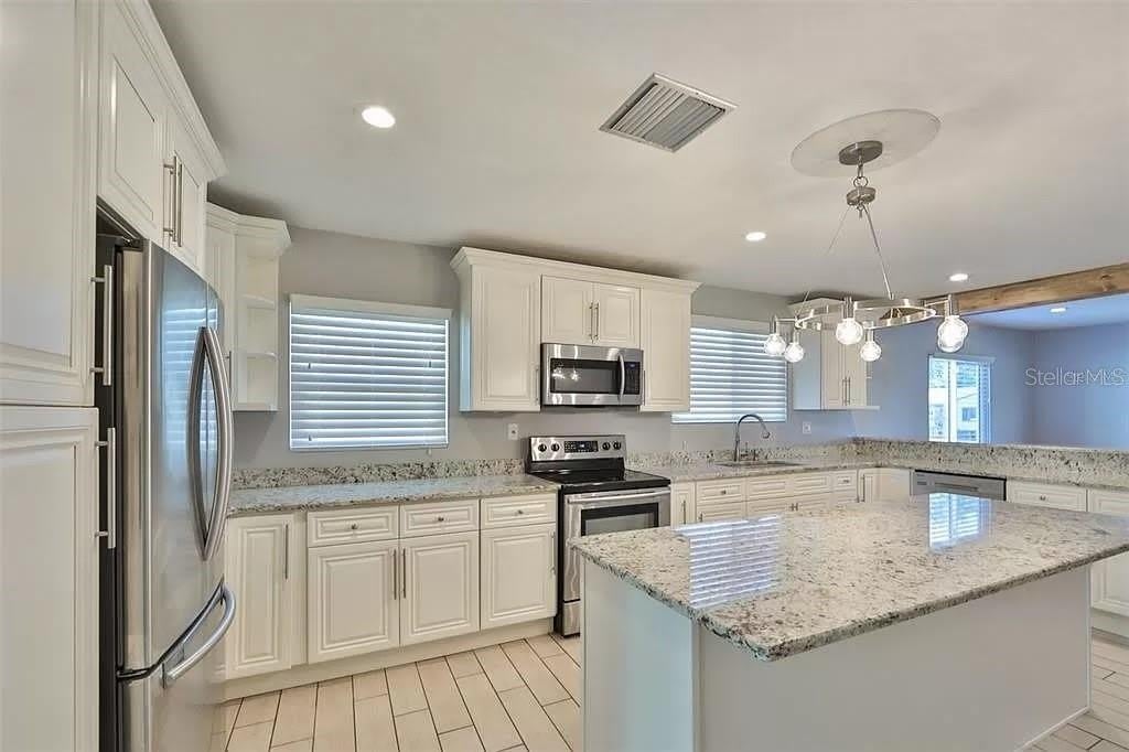 3219 W LEROY Street – photo 4