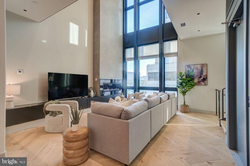 111 S 24TH ST – photo 4