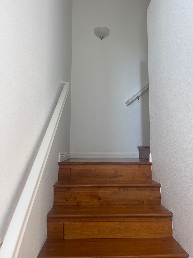 3 Bedrooms 3 Baths Townhome For Rent In Eastlake – photo 2