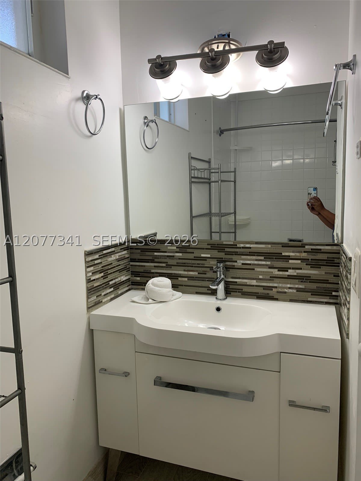 664 Bird Rd – photo 3