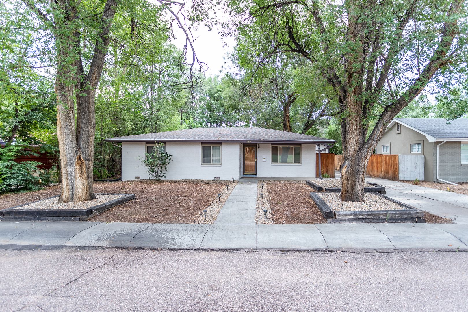Beautiful 2 Bedroom 2 Bath Home In Desirable Southwest Colorado Springs – photo 3