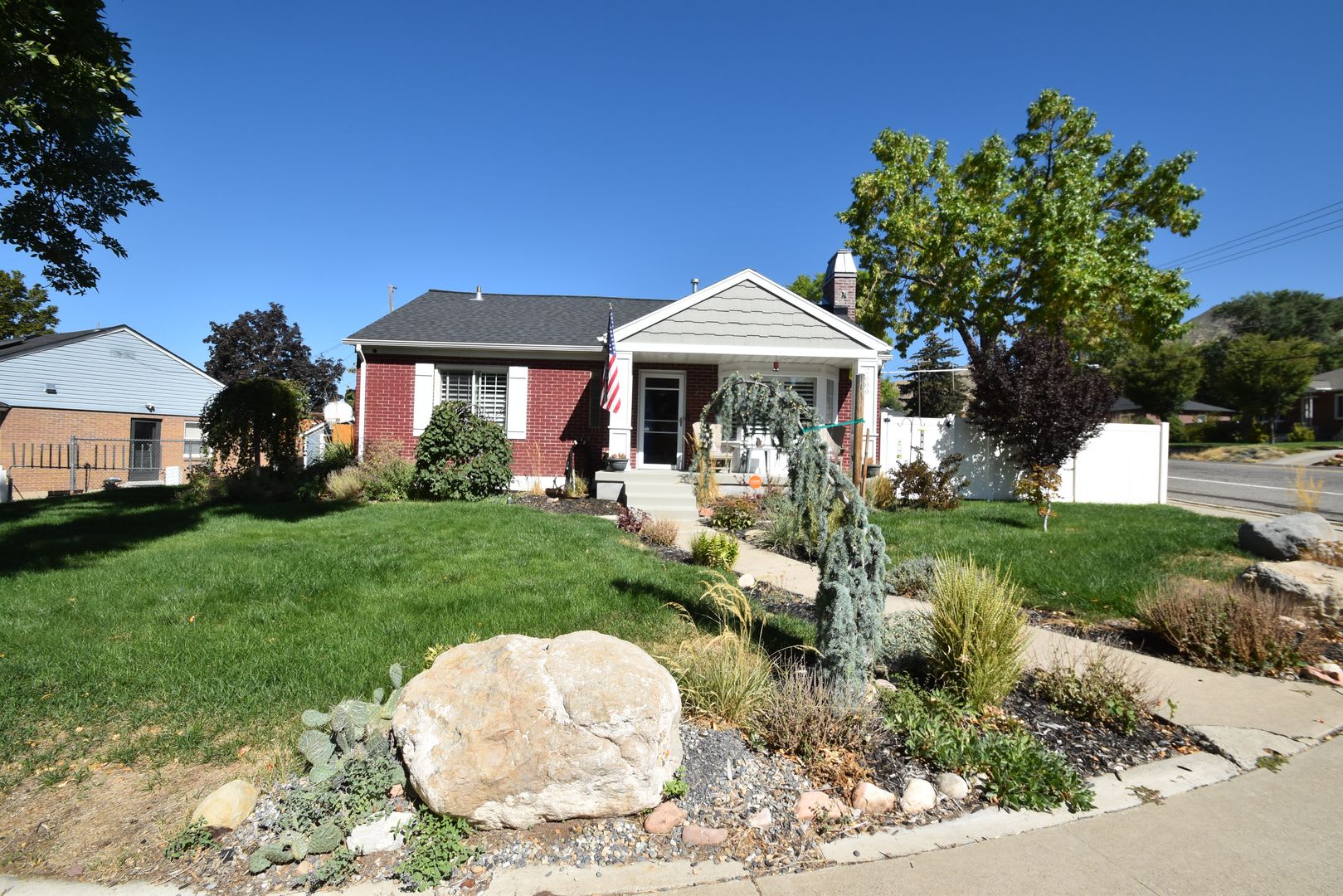 Great Basement Unit in Canyon Rim Neighborhood! All Utilities included! – photo 2