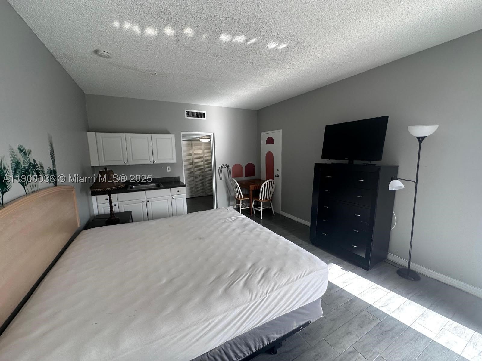 26 Diplomat Pkwy – photo 4