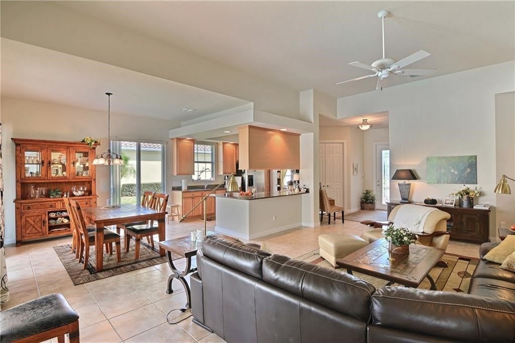 5254 Eleuthra Circle – photo 4