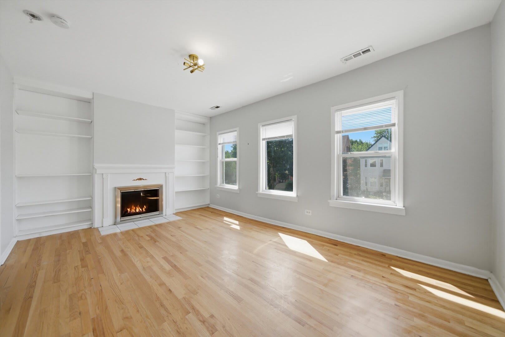 1915 Asbury Avenue – photo 3