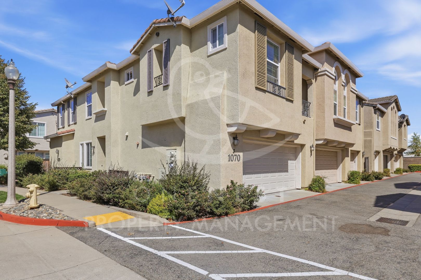 Welcome to 1070 Sierra View Circle #3 — a charming 3-bedroom, 2.5-bathroom townhome in Lincoln Crossing – photo 2
