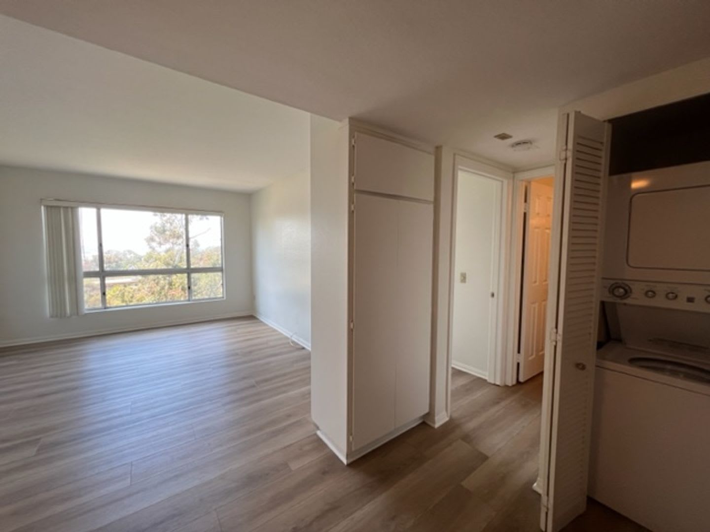 Must See! Two bedroom two bathroom condo in Banker's Hill! – photo 1