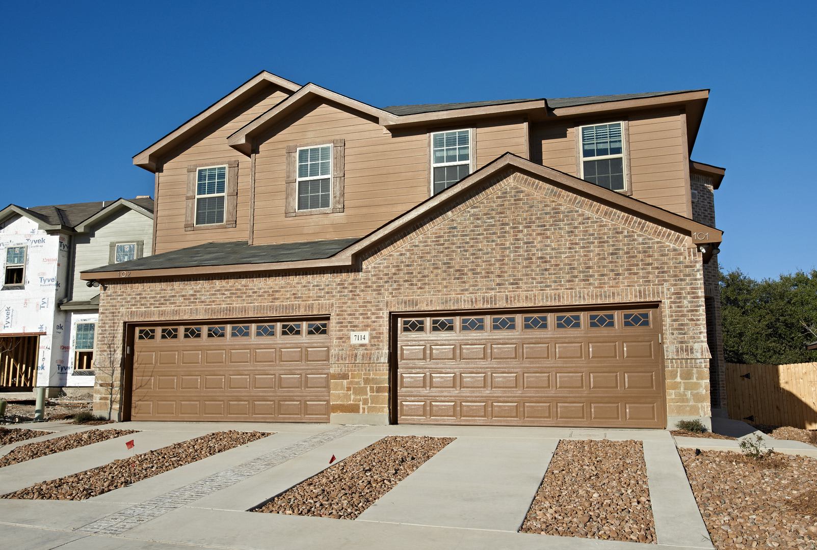 Luxury 3 Bedroom Townhome Located Near South Texas Medical Center, San Antonio, Texas! – photo 1