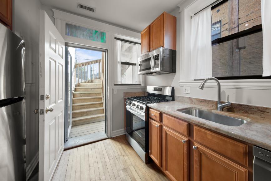 2211 W Winona – photo 4