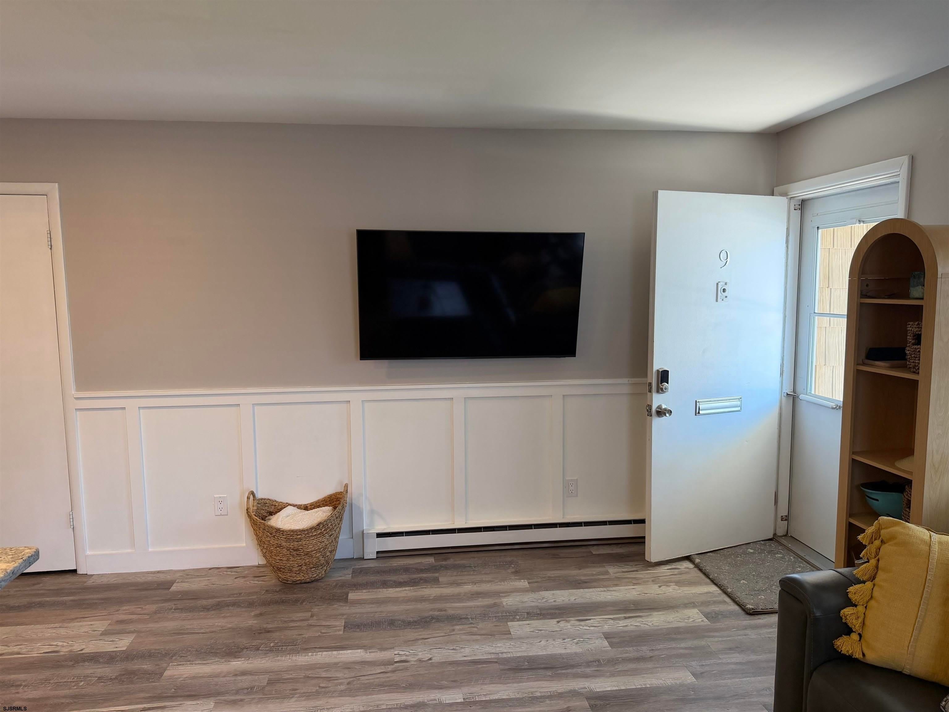 251 4th St S – photo 3