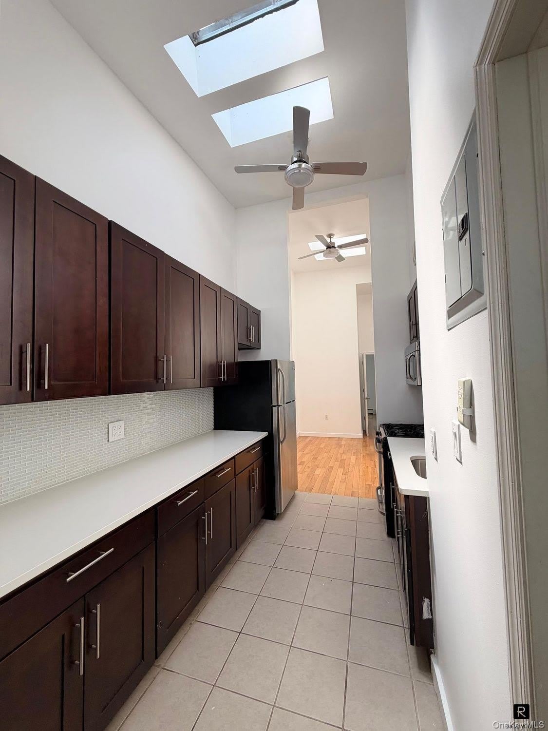 211 Wyckoff Avenue – photo 2