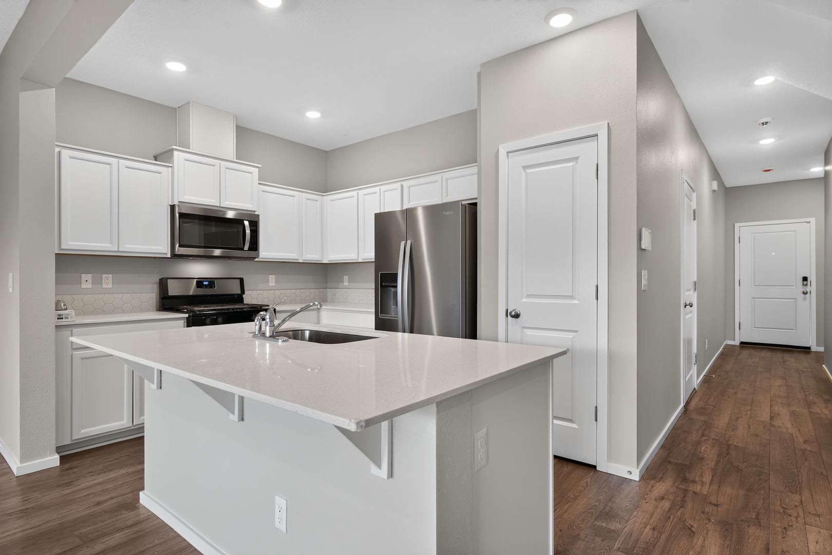 913 N 18th Terrace – photo 4