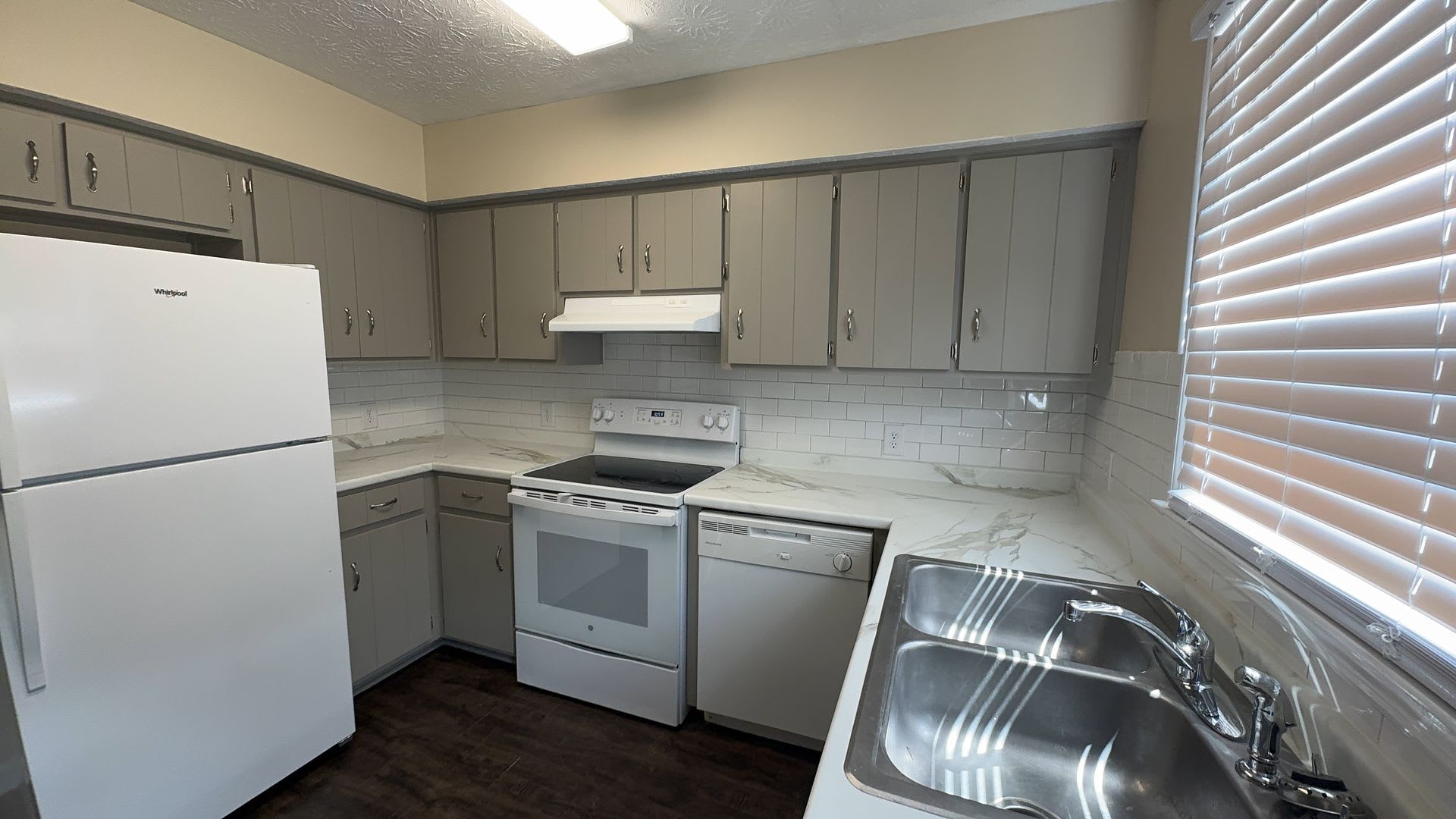 706 Ave D West Point GA 31833 – photo 2