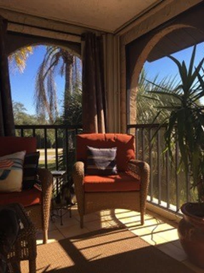 Rose Garden Furnished Unit Available May – photo 2