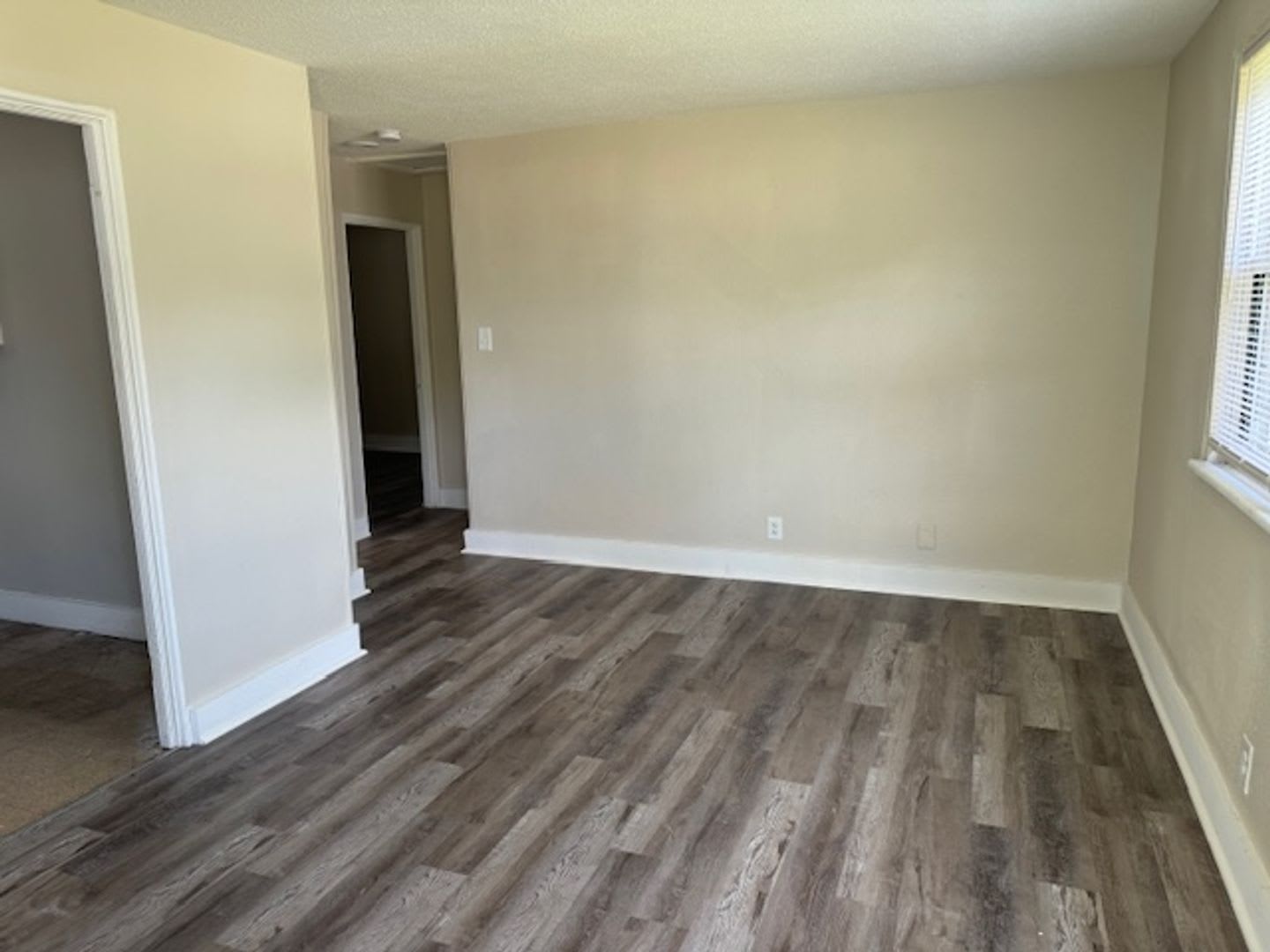 Move In Special First Month Free – photo 2