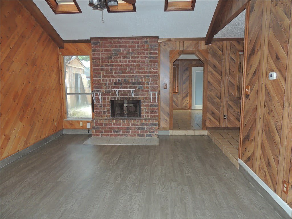 2187 Glenwood Drive – photo 2