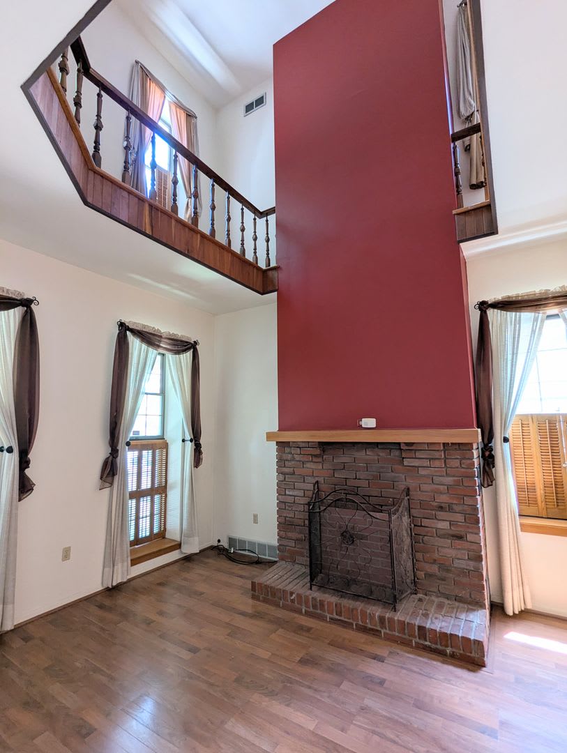 Unique 3 Bedroom, 2.5 Bathroom Single Family Home (Shadyside) – photo 4