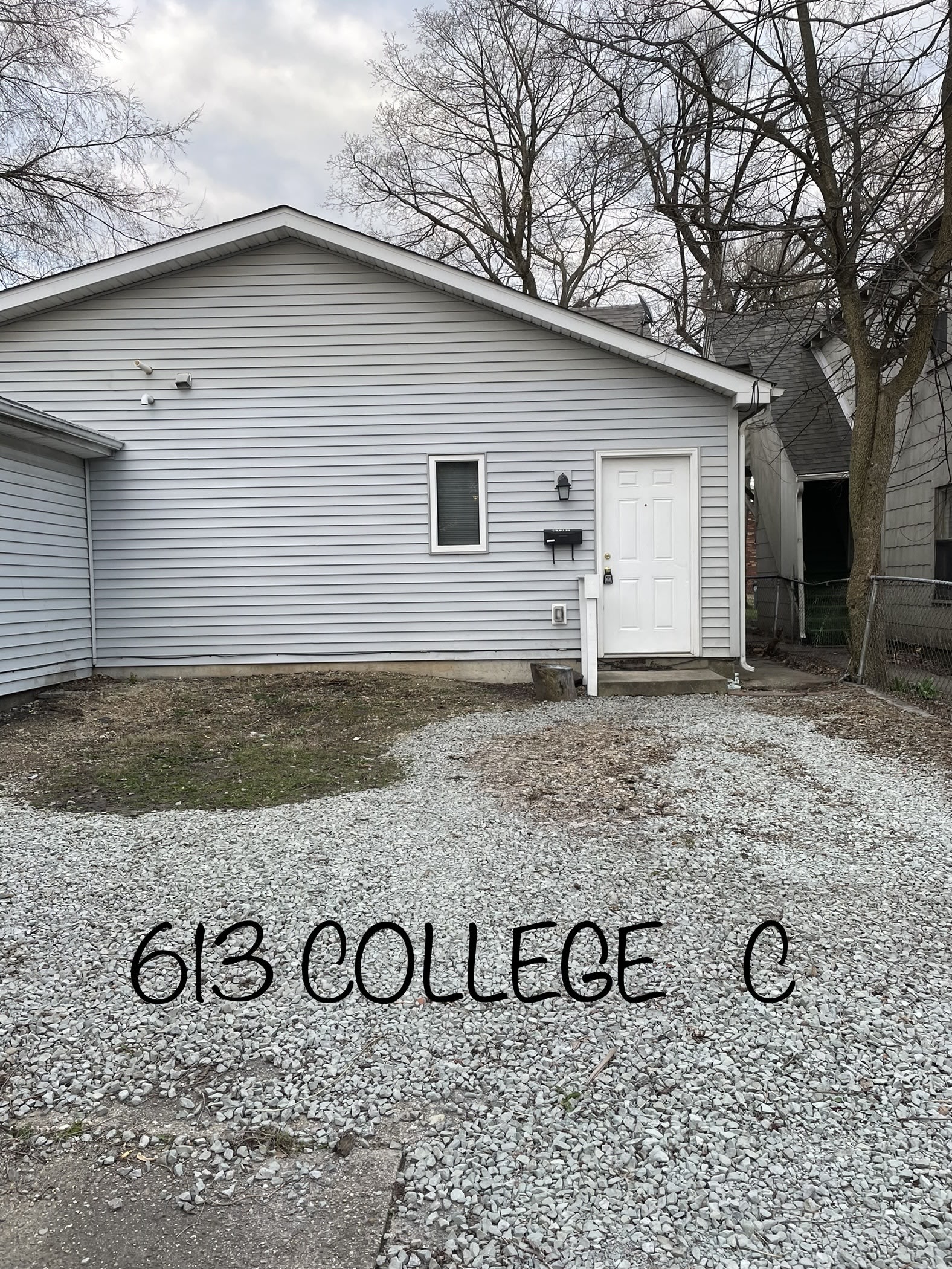 613 College Dr, Apt C – photo 1
