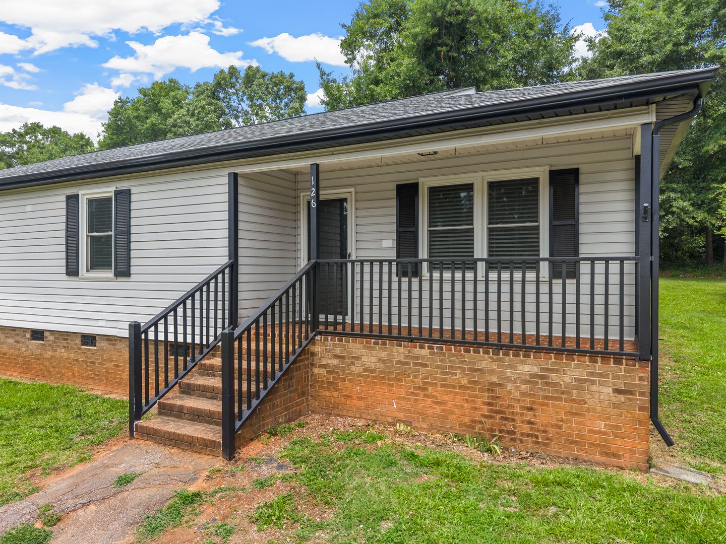 Renovated 2 Br 2 Ba Home 500 Off First Month Rent – photo 2