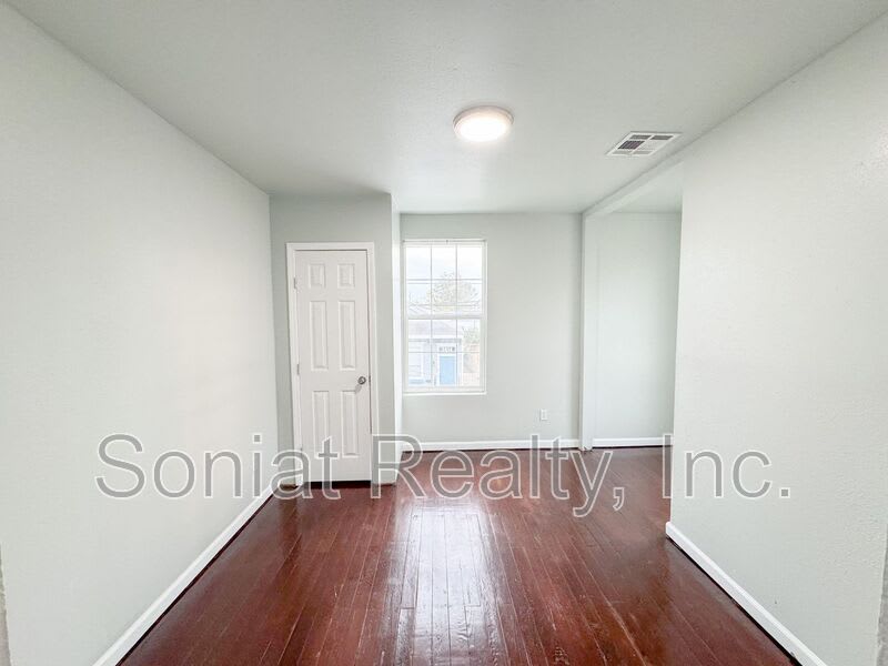 3433 LaSalle St. – photo 2