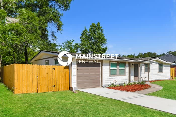 9724 Priory Avenue – photo 2