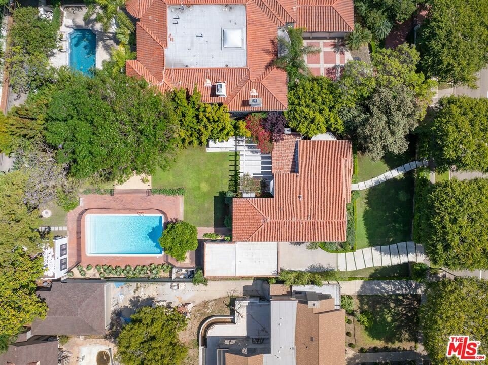 712 N Rodeo Dr – photo 2
