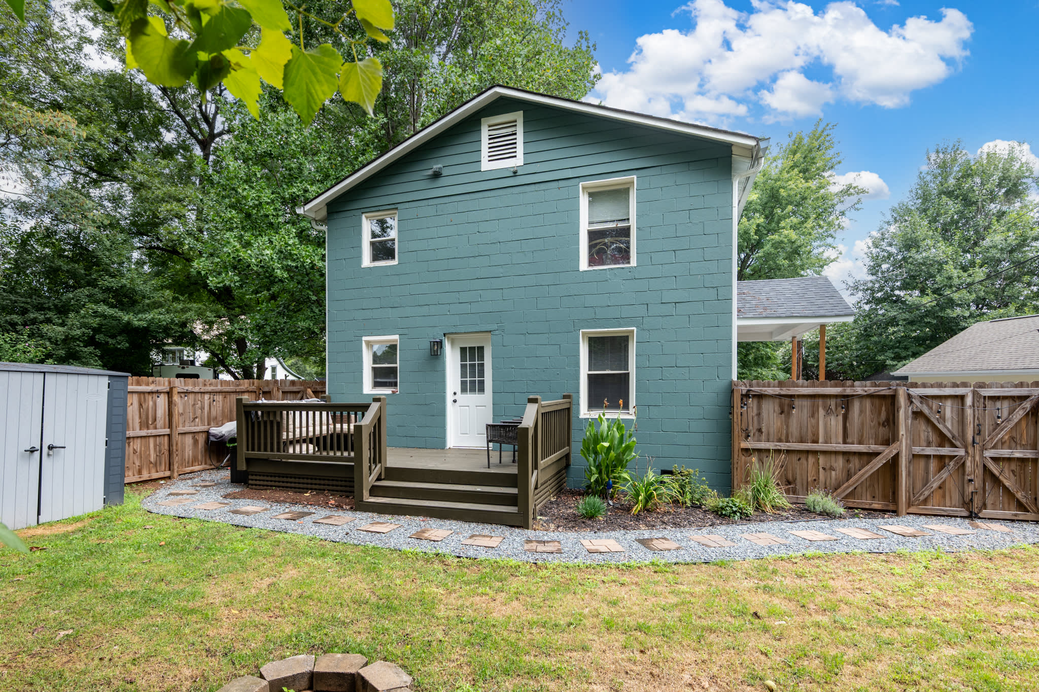 1032 Charles Avenue – photo 3