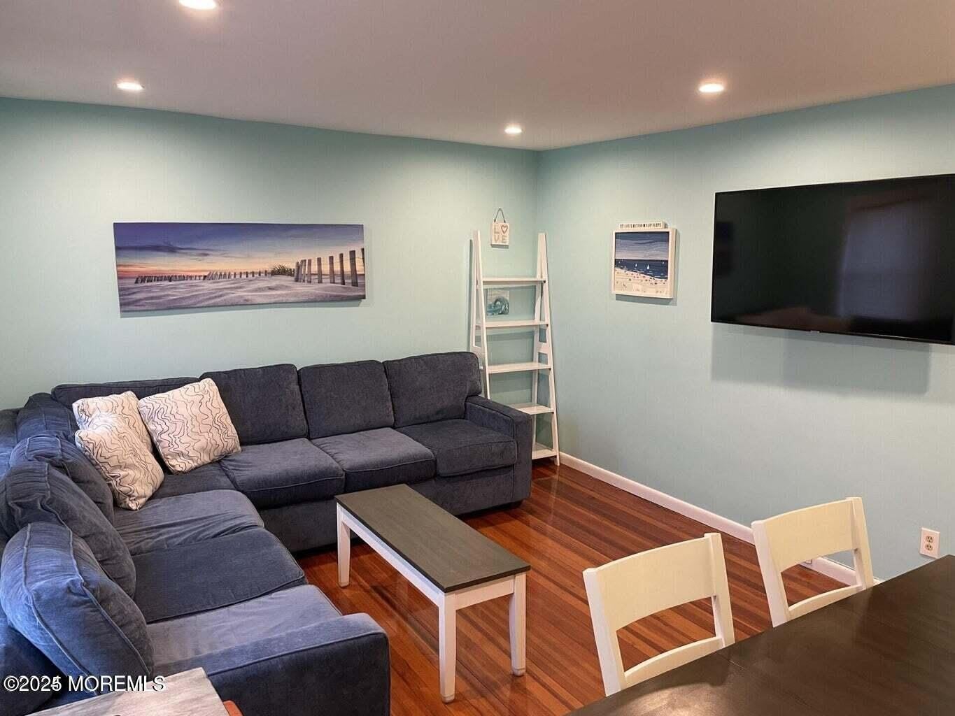 711 Beach Avenue – photo 4