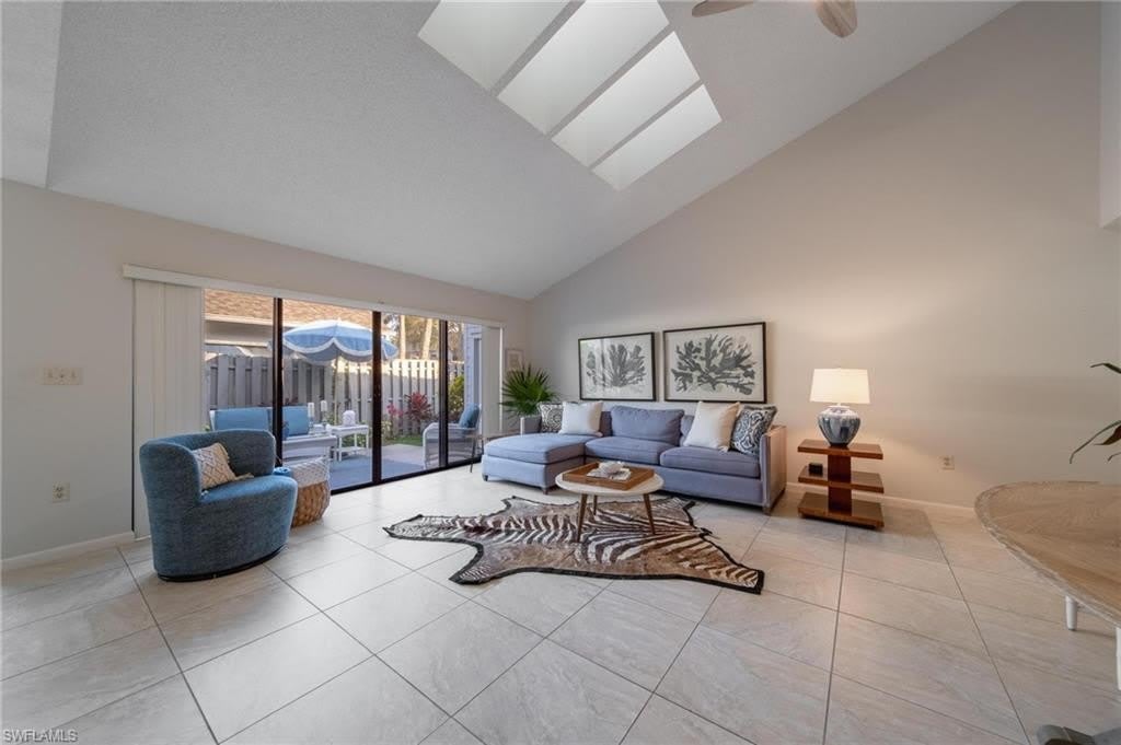 878 Meadowland Dr – photo 4