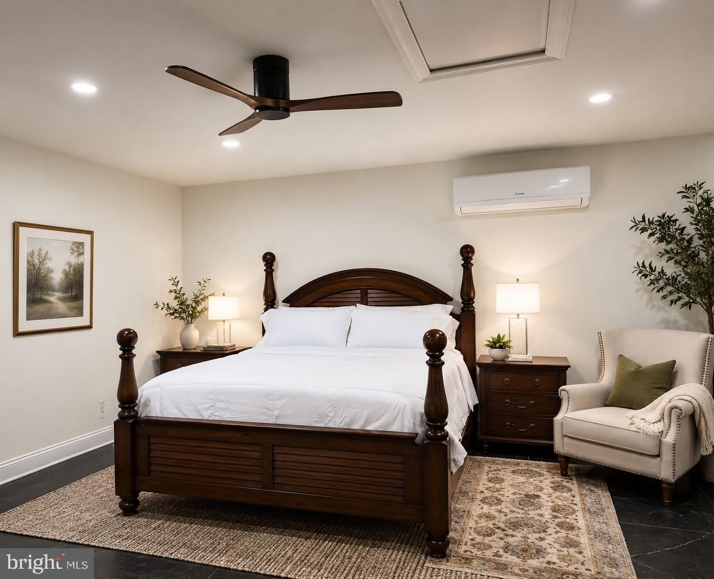 10718 WELLINGTON Street – photo 4